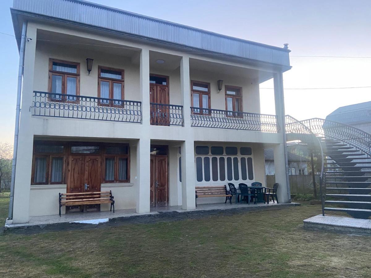 Luka Family Guest House Batumi Exterior photo